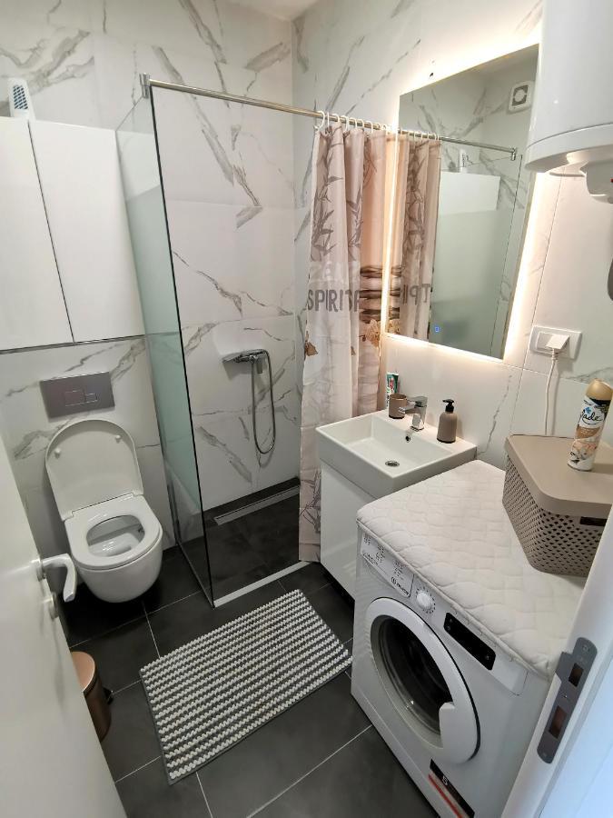Stan Na Dan M Apartment Novi Sad Bagian luar foto