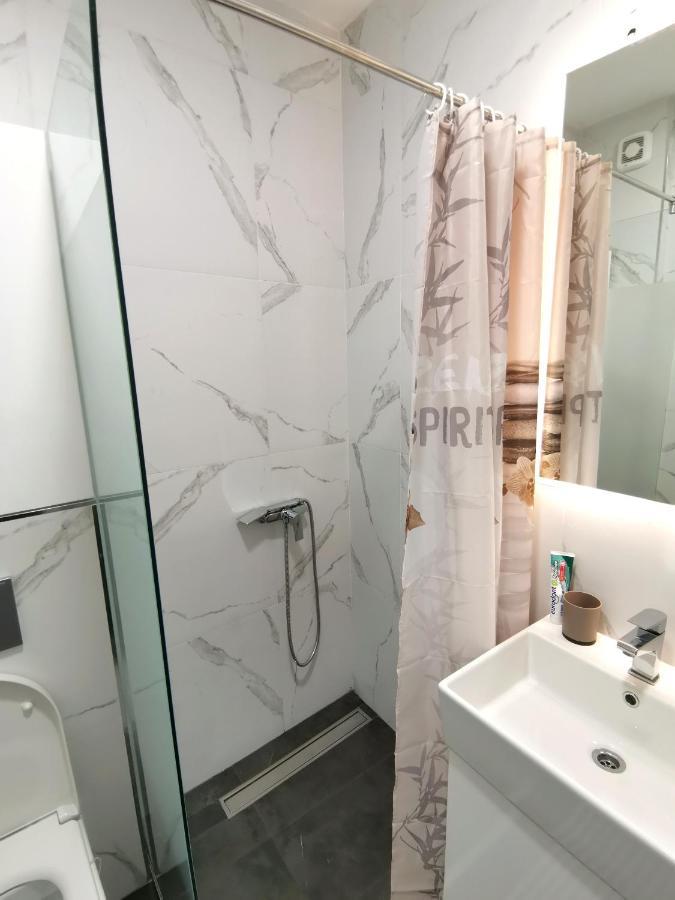 Stan Na Dan M Apartment Novi Sad Bagian luar foto