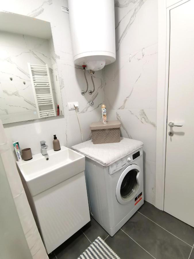Stan Na Dan M Apartment Novi Sad Bagian luar foto