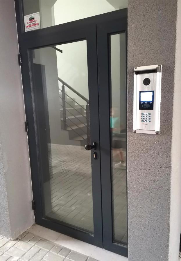 Stan Na Dan M Apartment Novi Sad Bagian luar foto