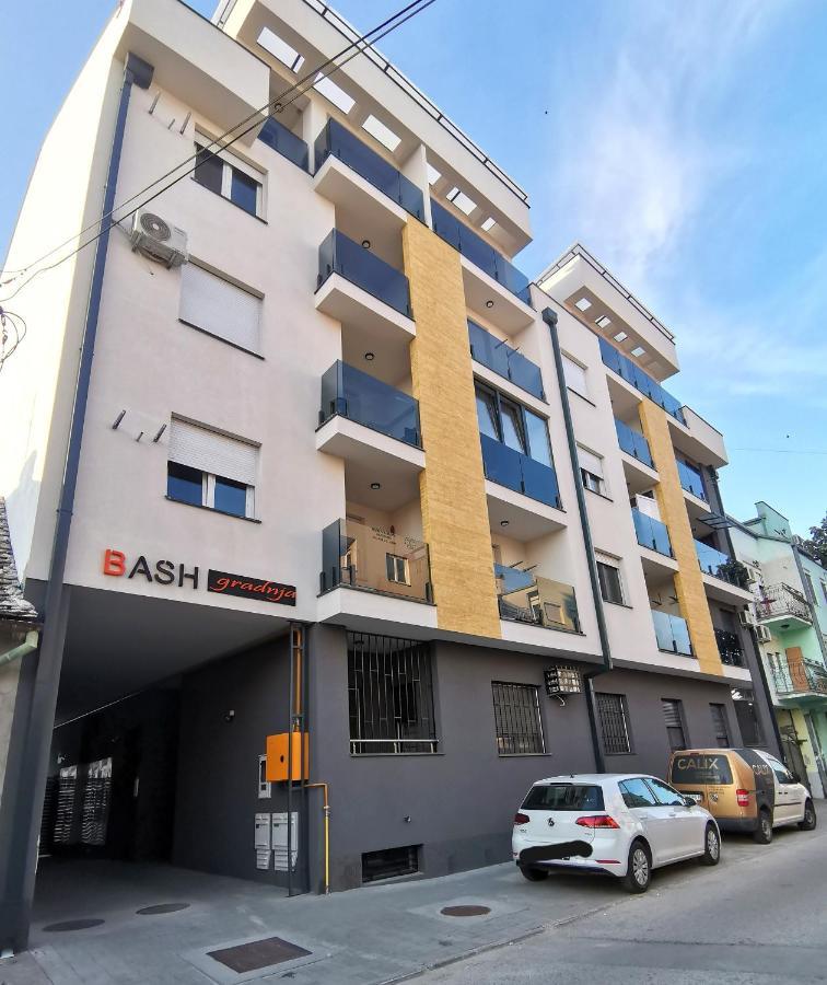 Stan Na Dan M Apartment Novi Sad Bagian luar foto