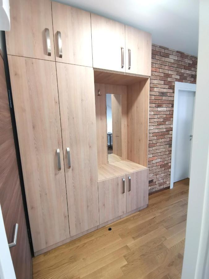 Stan Na Dan M Apartment Novi Sad Bagian luar foto
