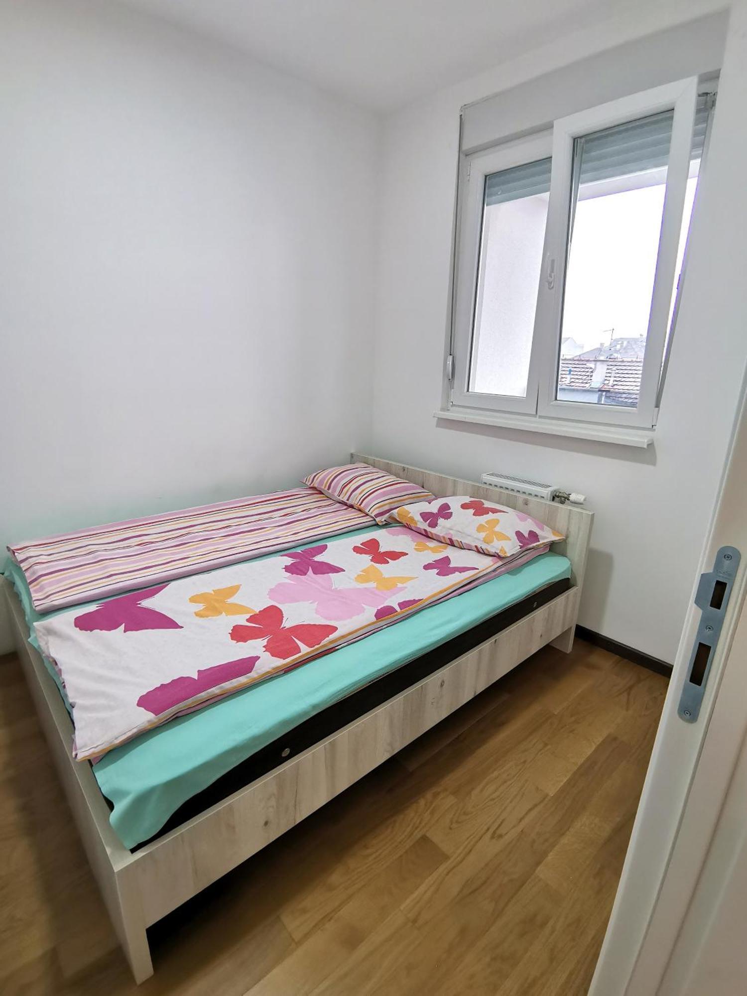 Stan Na Dan M Apartment Novi Sad Bagian luar foto