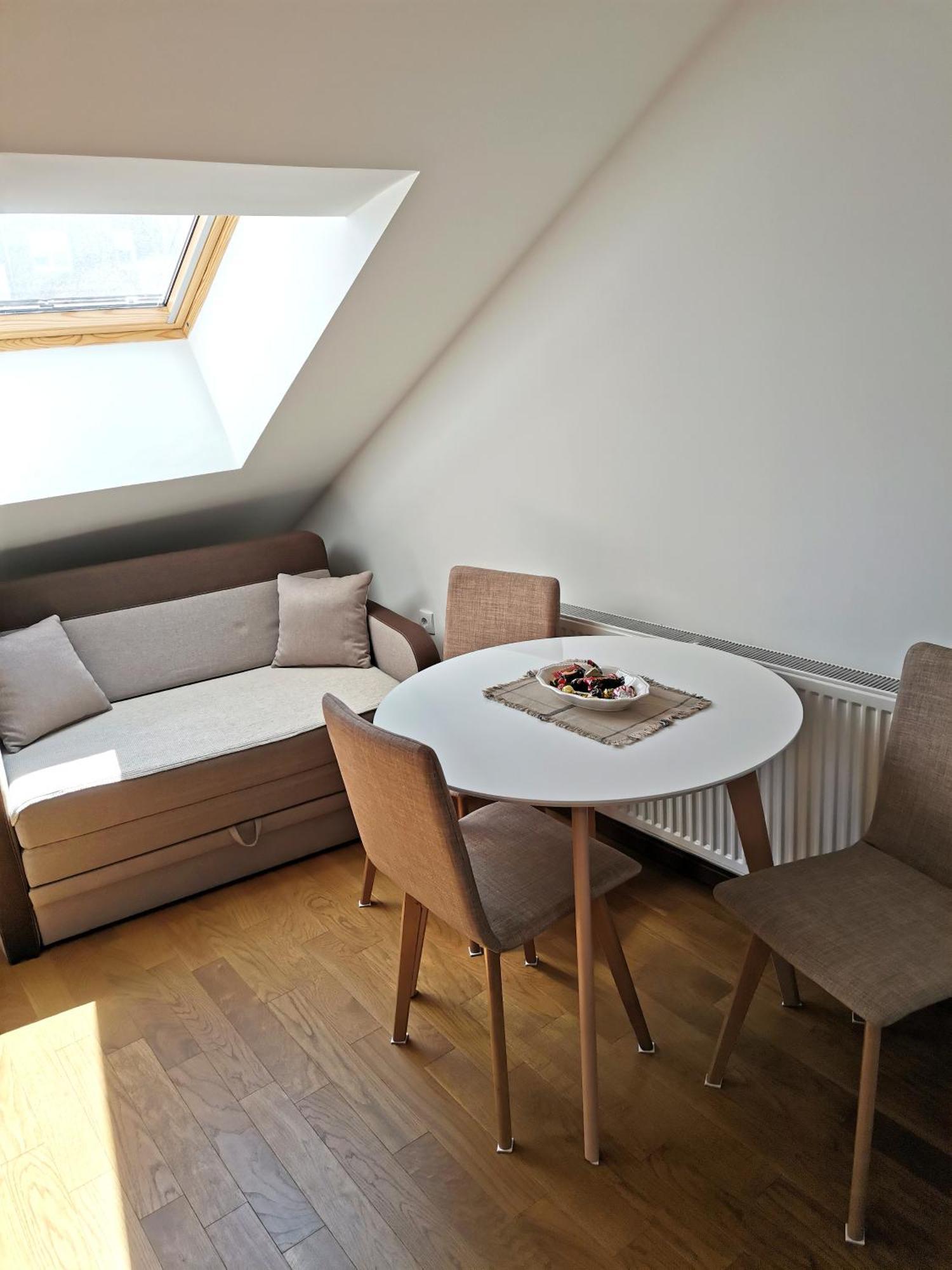 Stan Na Dan M Apartment Novi Sad Bagian luar foto