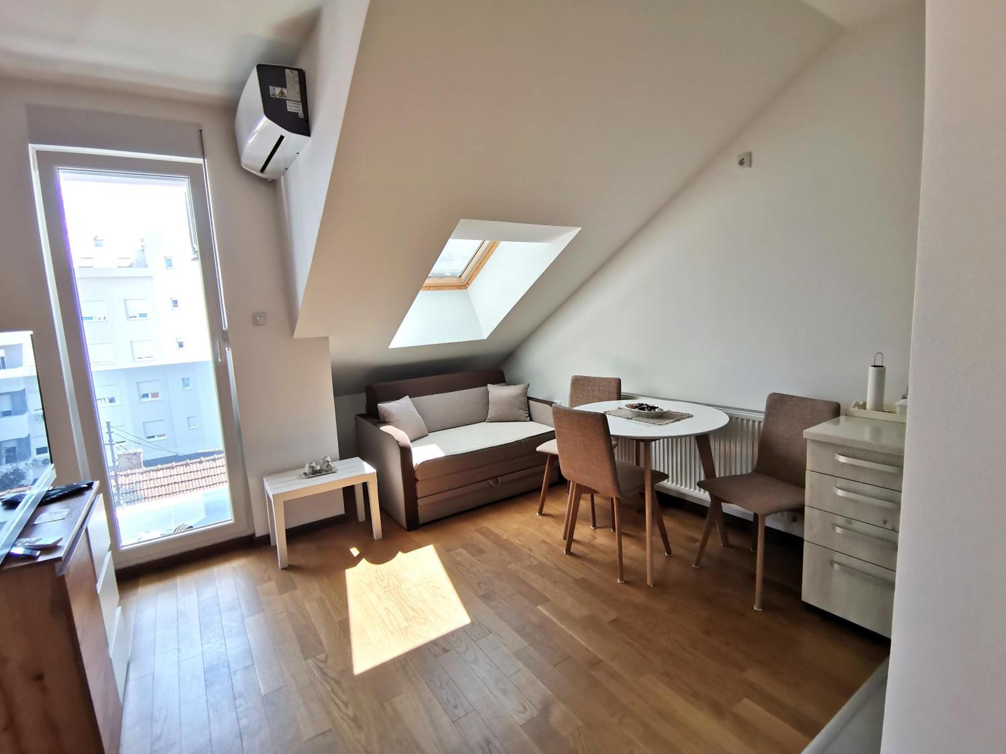 Stan Na Dan M Apartment Novi Sad Bagian luar foto