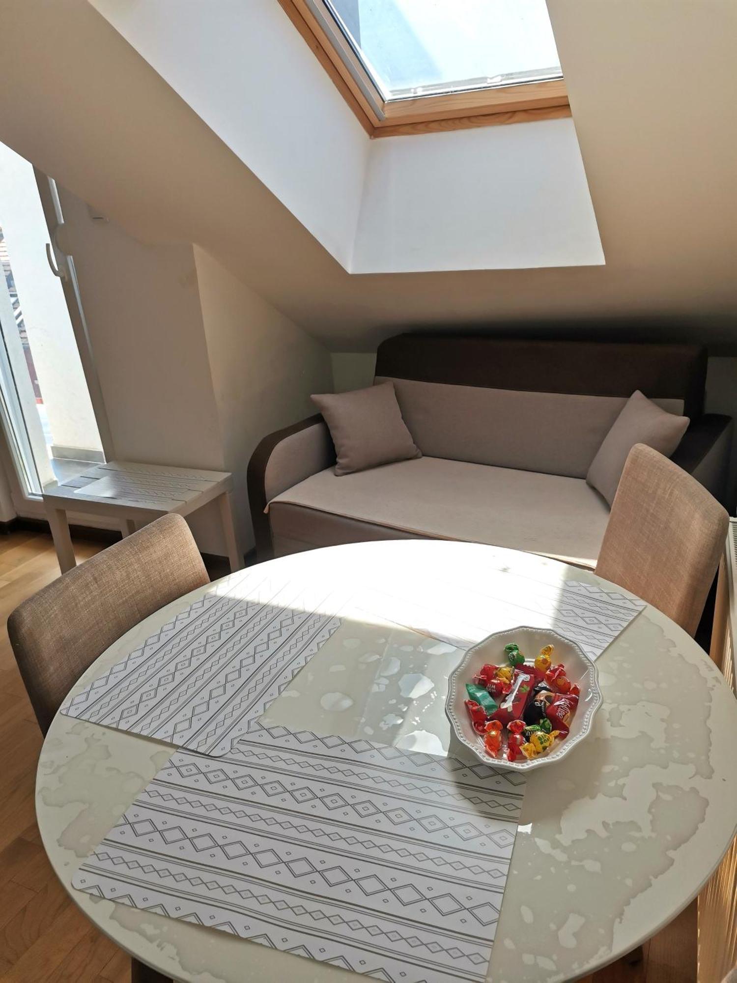 Stan Na Dan M Apartment Novi Sad Bagian luar foto